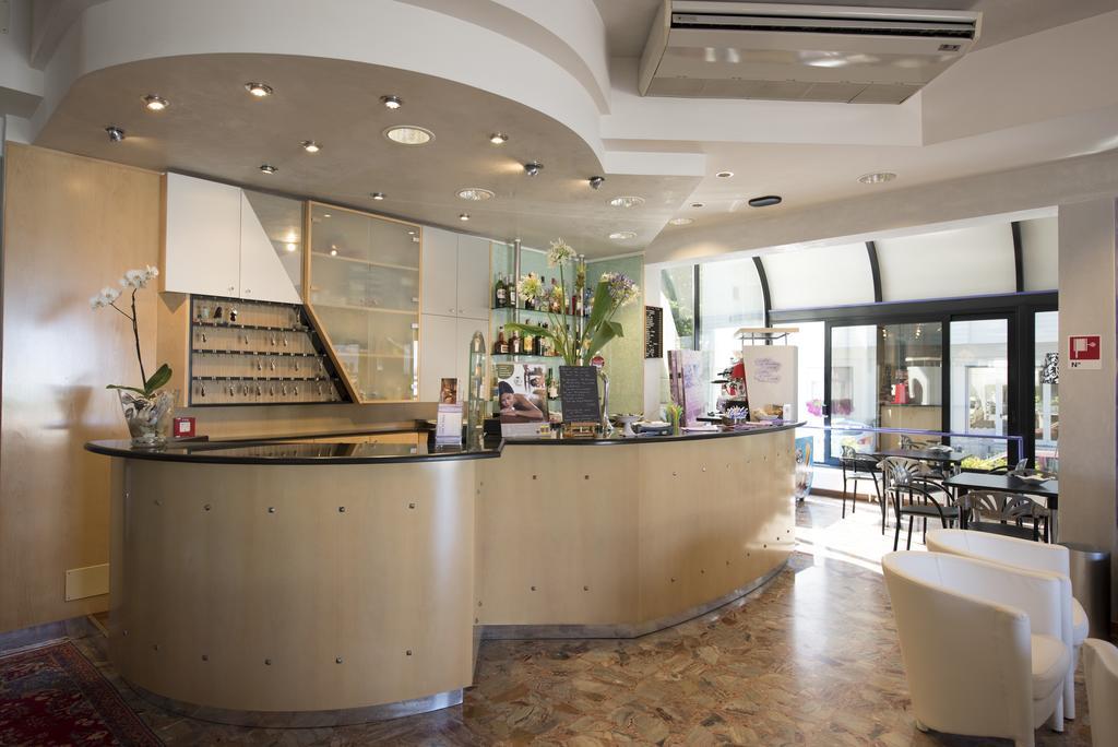 Hotel Iride & Spa Cesena Bagian luar foto